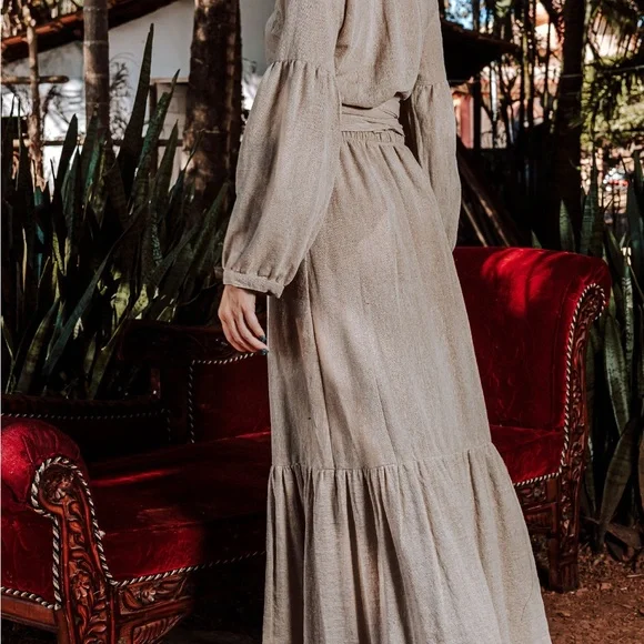 Elegant Beige Maxi Dress - Picture 3 of 3